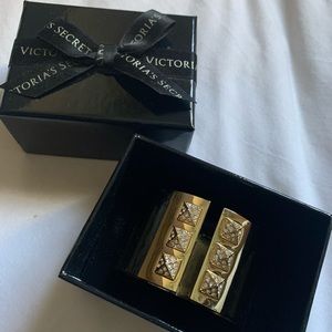 Victoria’s Secret gold bangle